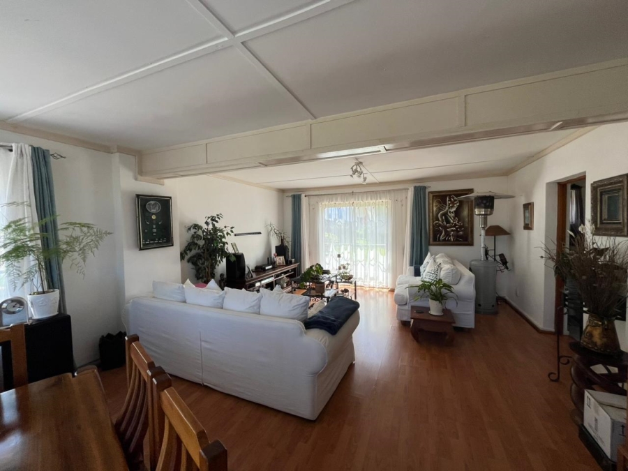 3 Bedroom Property for Sale in Cove Rock Eastern Cape